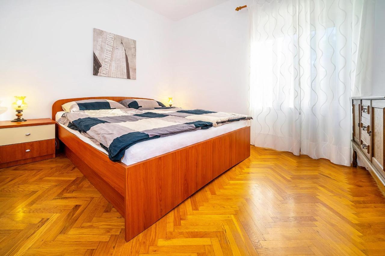 Apartmant Ivan Малинска Экстерьер фото